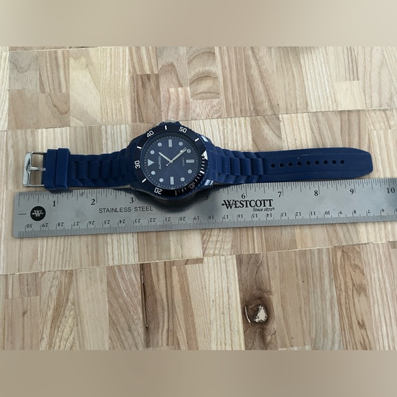 Auriol Men’s Watch Blue Case and Rubber Strap Stainless Luminous Hands - Picture 9 of 10